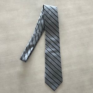 Men’s DKNY tie